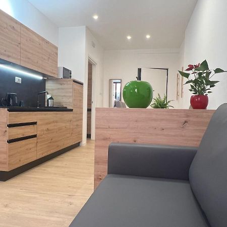 Yugogo Mazzini 41 - Bilocale Trento Centro Apartamento Exterior foto