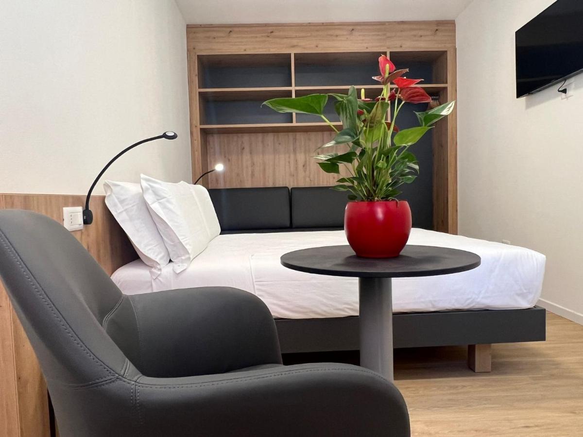 Yugogo Mazzini 41 - Bilocale Trento Centro Apartamento Exterior foto